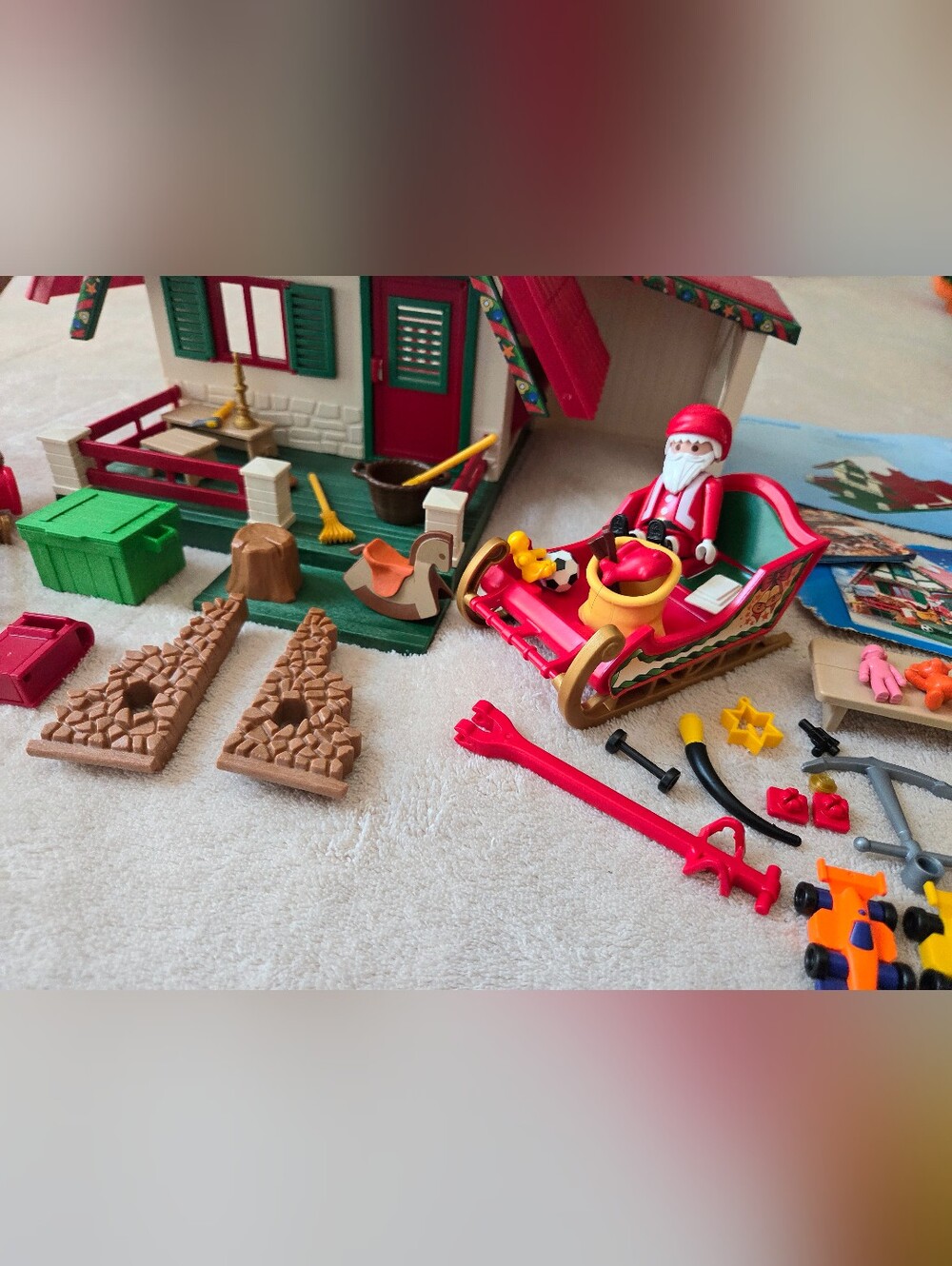 Playmobil Lot Santas House 5976 Christmas Pieces & More Santa Toys Miscellaneous - Picture 6 of 9